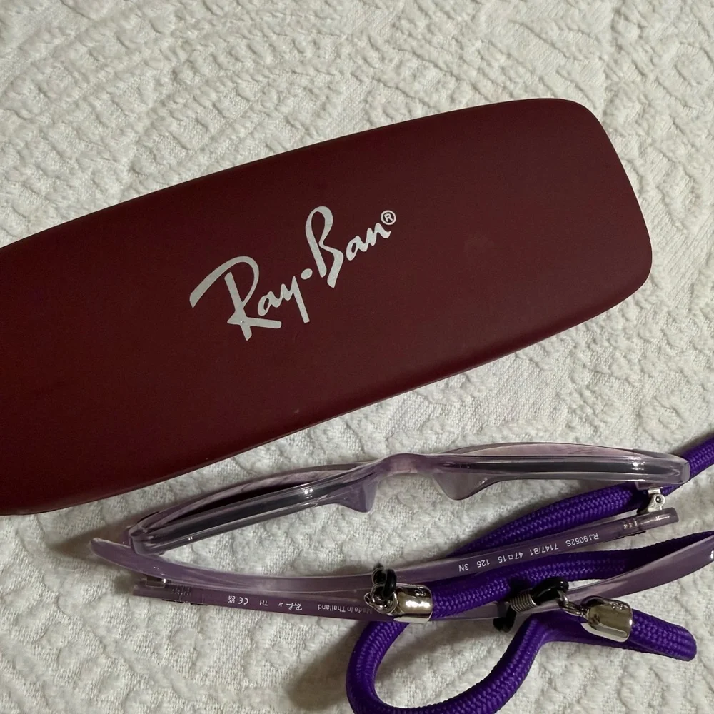 Ray-Ban wayfarer Lavender Sunglasses with Burgundy Case never used.